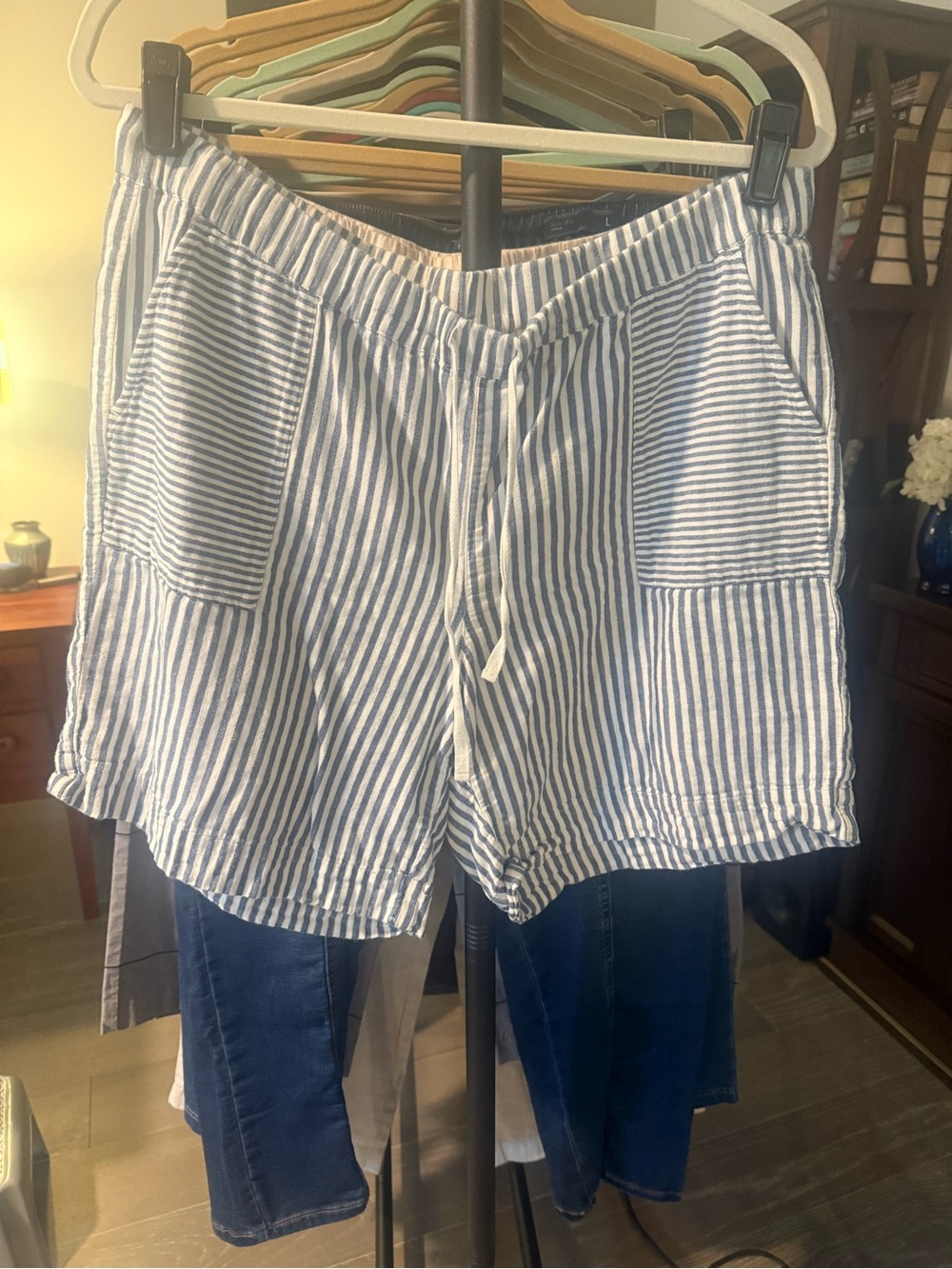 J Jill Striped Drawstring Casual Shorts in Blue and White